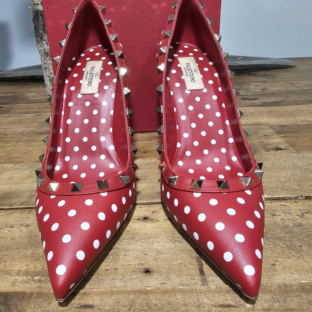Valentino Garavani Red Polka Dot Rockstud Pump Size 40